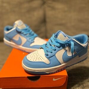 UNC Nike Dunk Lows Size 7.